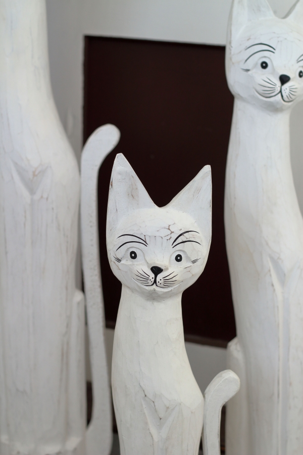 Drevená soška mačka biela 60cm