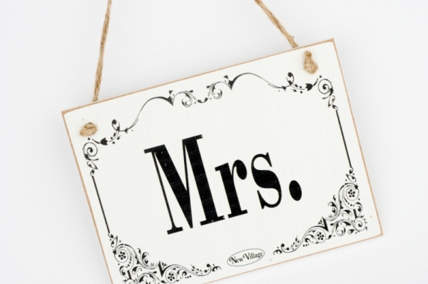Drevená svadobná ceduľa Mrs. 20x15cm