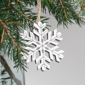 Drevená vianočná ozdoba vločka 6cm