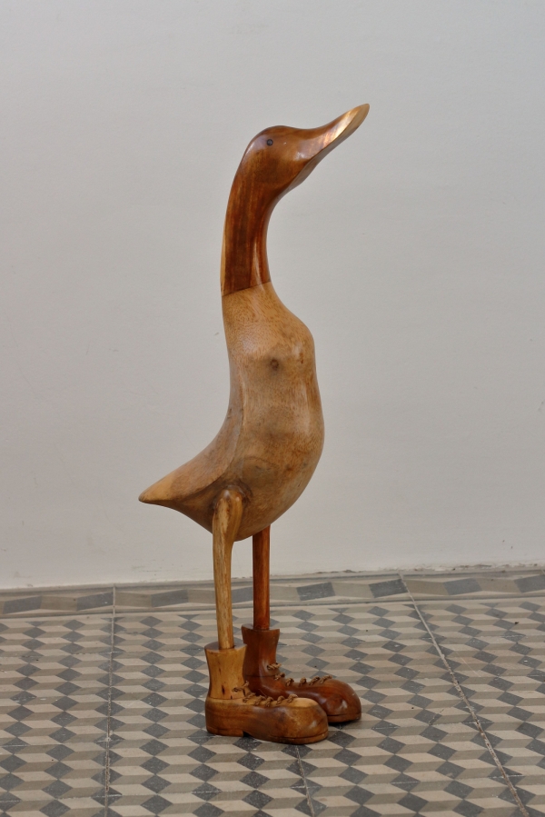 Drevená záhradná dekorácie kačica hladká lakovaná 65cm