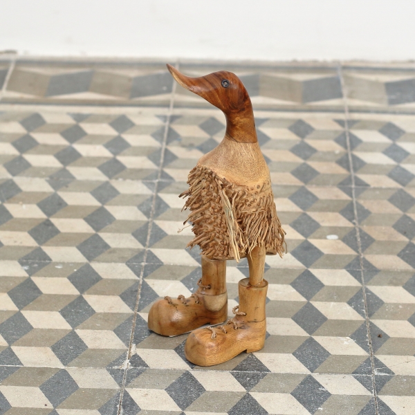 Drevená záhradná dekorácie kačica strapatá 25cm