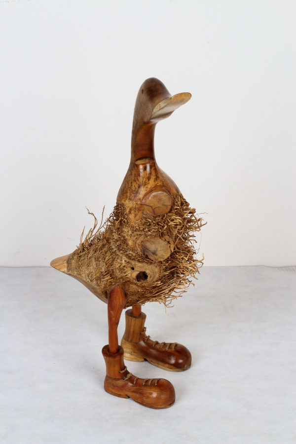 Drevená záhradná dekorácie kačica strapatá 65cm