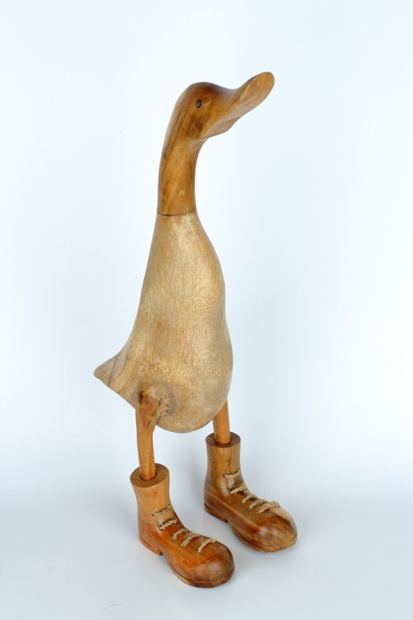 Drevená záhradná dekorácia kačica strednej lakovaná (typ A) 45cm