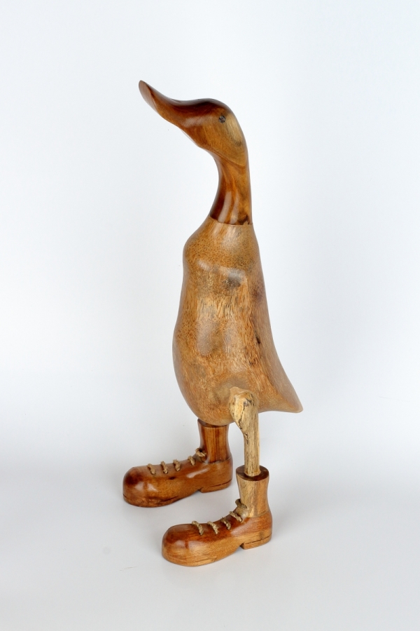 Drevená záhradná dekorácia kačica strednej lakovaná (typ B) 45cm