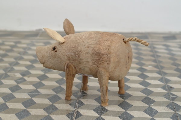 Drevená záhradná dekorácie prasa 25x15cm