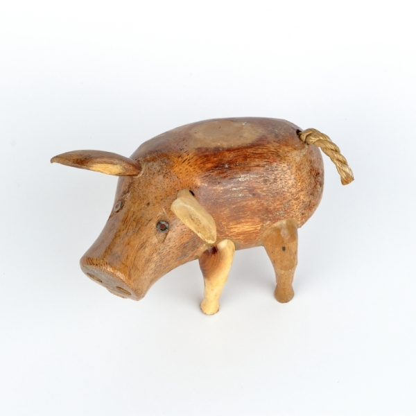 Drevená záhradná dekorácia prasa holé lakované 16x12cm