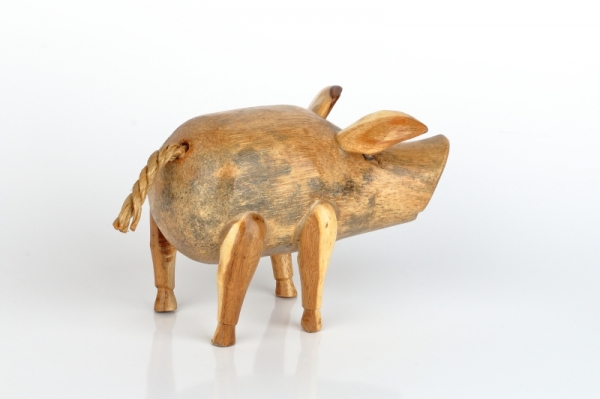 Drevená záhradná dekorácia prasa holé lakované (typ A) 18x15cm