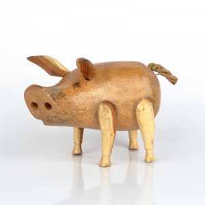 Drevená záhradná dekorácia prasa holé lakované (typ D) 18x15cm