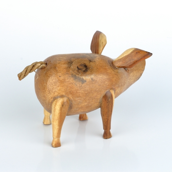 Drevená záhradná dekorácia prasa holé lakované (typ D) 18x15cm