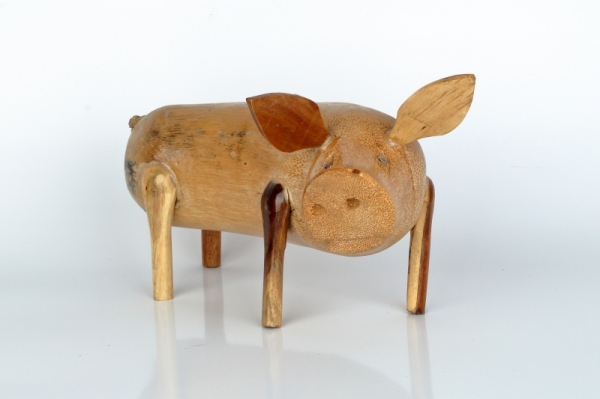 Drevená záhradná dekorácia prasa lakované 30cm