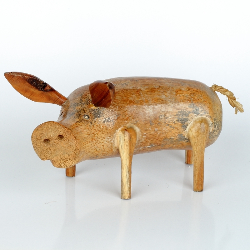 Drevená záhradná dekorácia prasa lakované 30x17cm