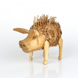 Drevená záhradná dekorácia prasa strapaté 17x15cm