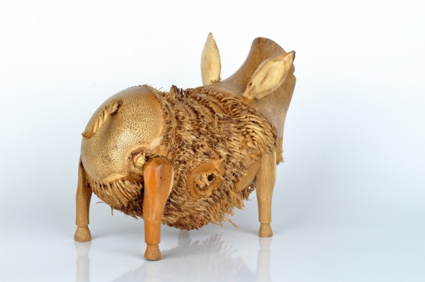 Drevená záhradná dekorácia prasa strapaté 25x15cm