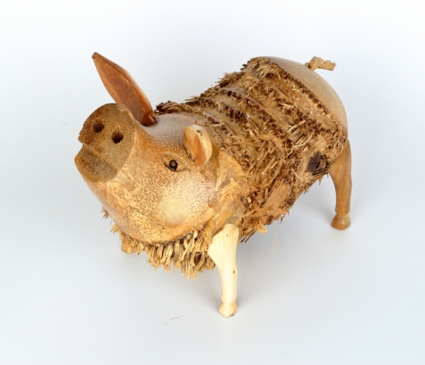 Drevená záhradná dekorácia prasa strapaté 25x15cm