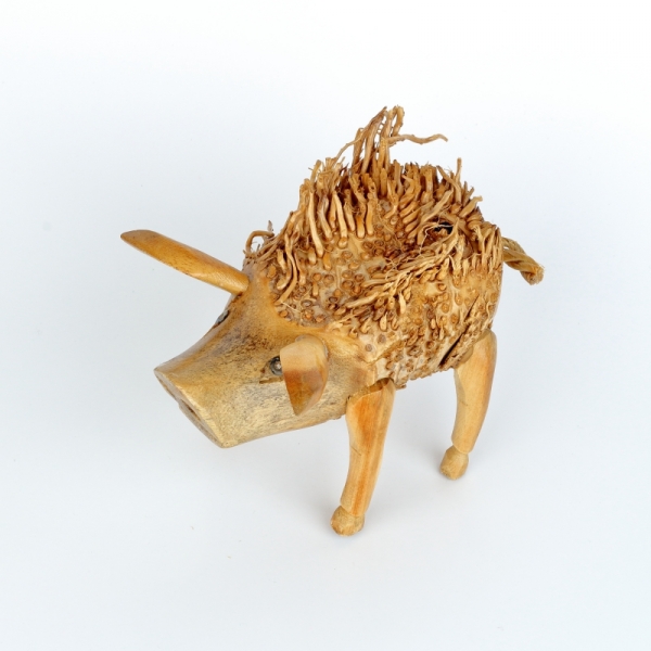 Drevená záhradná dekorácia prasa strapaté (typ C) 18x15cm 