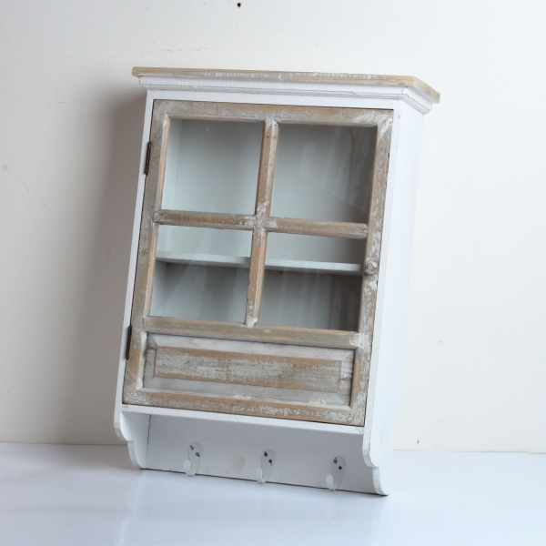 Drevená závesná skrinka so sklom a 3 háčiky 41x57x15cm