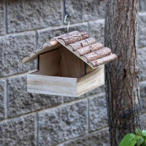 Drevené kŕmidlo pre vtáky 25x20x31cm