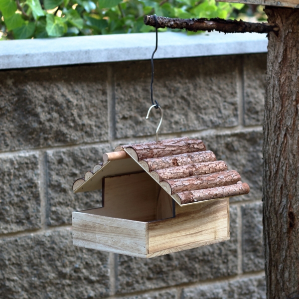 Drevené kŕmidlo pre vtáky 25x20x31cm