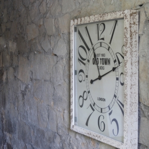 Drevené nástenné hodiny OLD TOWN 60x60cm