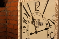 Drevené nástenné hodiny OLD TOWN 60x60cm