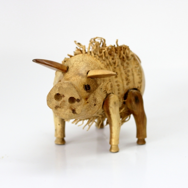 Drevené sochy na záhradu strapaté prasiatko