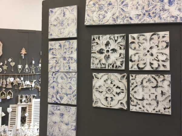 Drevené závesné dekorácie