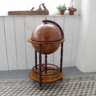 Drevený bar na alkohol Globus pr. 40 cm