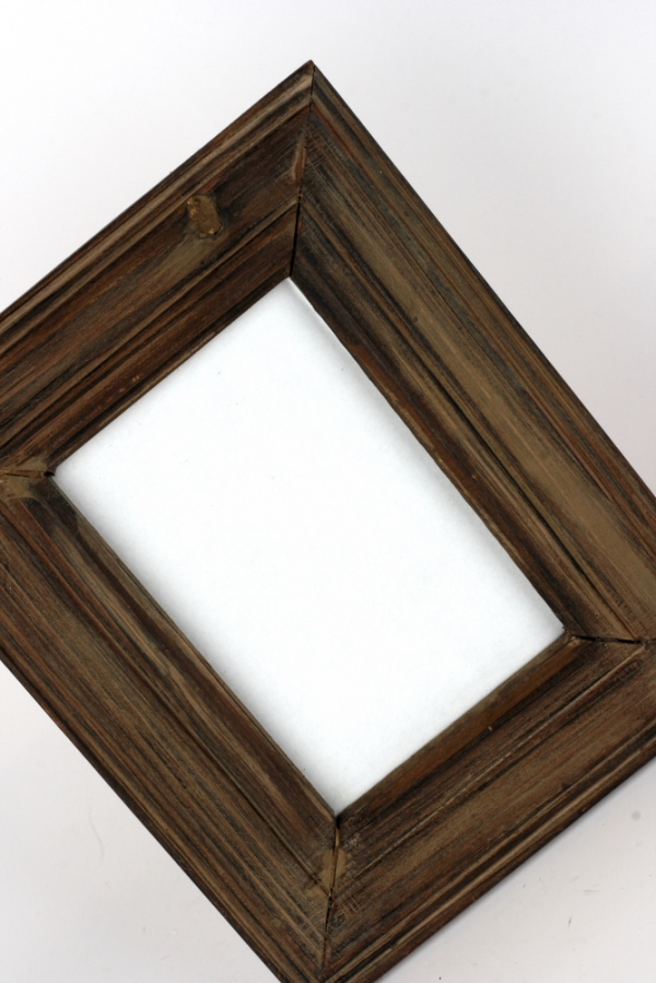 Drevený hnedý fotorámček 19,5x24cm