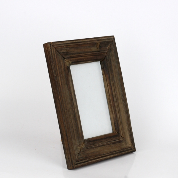 Drevený hnedý fotorámček 19,5x24cm