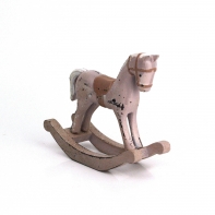 Drevený hojdací kôň ružový 13x11,5x4,5cm