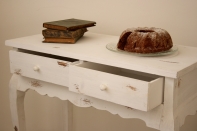 Drevený konzolový stôl v romantickom štýle 72x70,5x35,5 cm