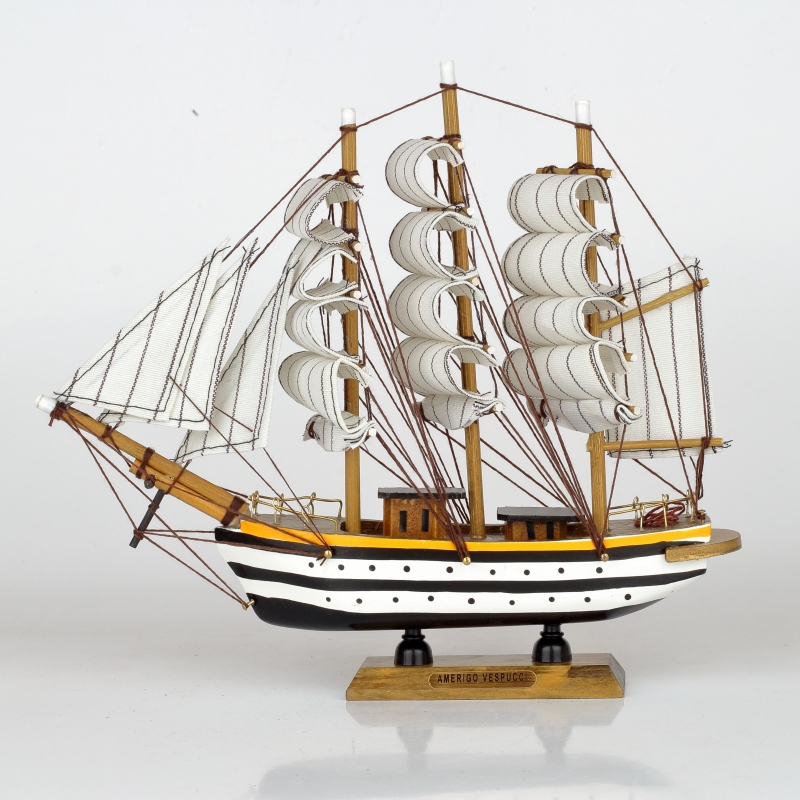 Drevený model námornej lodi Amerigo Vespucci 21x24cm
