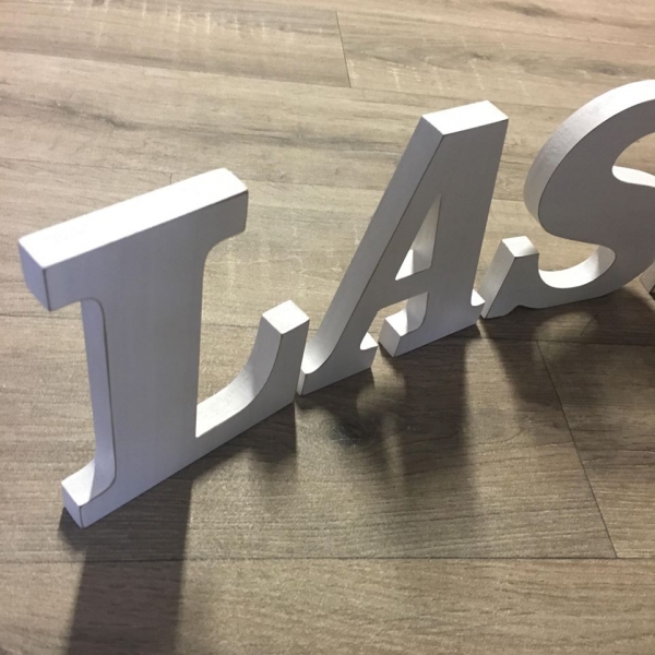 Drevený nápis láska