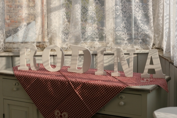 Drevený nápis RODINA 18x15cm