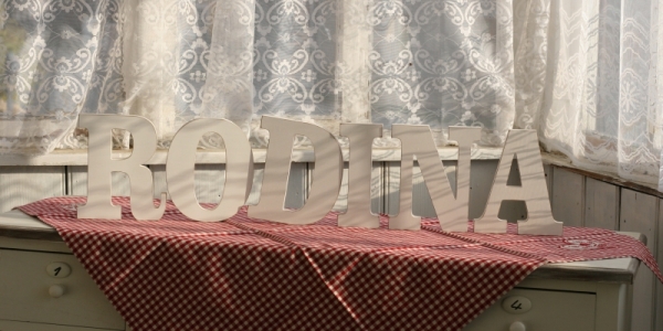 Drevený nápis RODINA 18x15cm