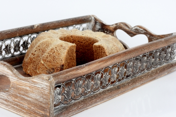 Drevený podnos s kovovým zdobením 37x22x7,5cm