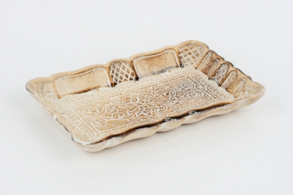 Drevený podnos s ornamentom hnedý 19x12x2cm