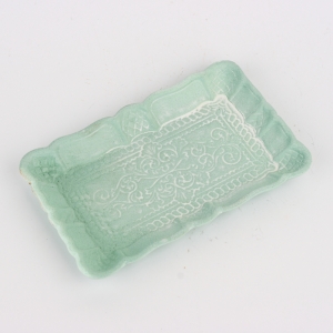 Drevenýpodnos s ornamentom mint 19x12x2cm