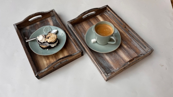 Drevený podnos sada dvoch kusov s úchytmi 31,5 x 23 cm