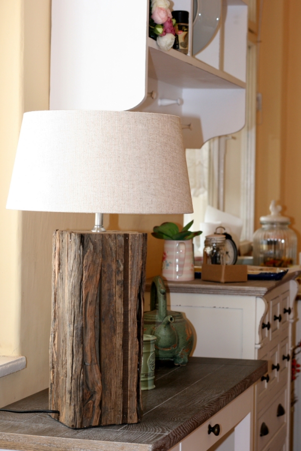 Drevený podstavec lampy klát 15x15x42cm