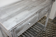 Drevený stôl hnedý so zásuvkou 90×77×41cm