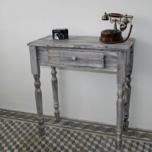 Drevený stôl so zásuvkou - sústružené nohy 76x38x81cm