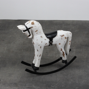 Drevený veľký hojdací kôň s otlčeným vzhľadom 39x11x40cm