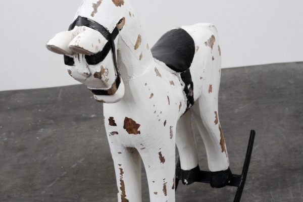 Drevený veľký hojdací kôň s otlčeným vzhľadom 39x11x40cm