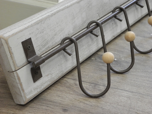 Dřevěný věšák 49x10cm