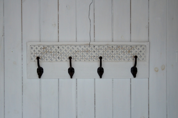 Dřevěný věšák 60x18cm - vyřazeno