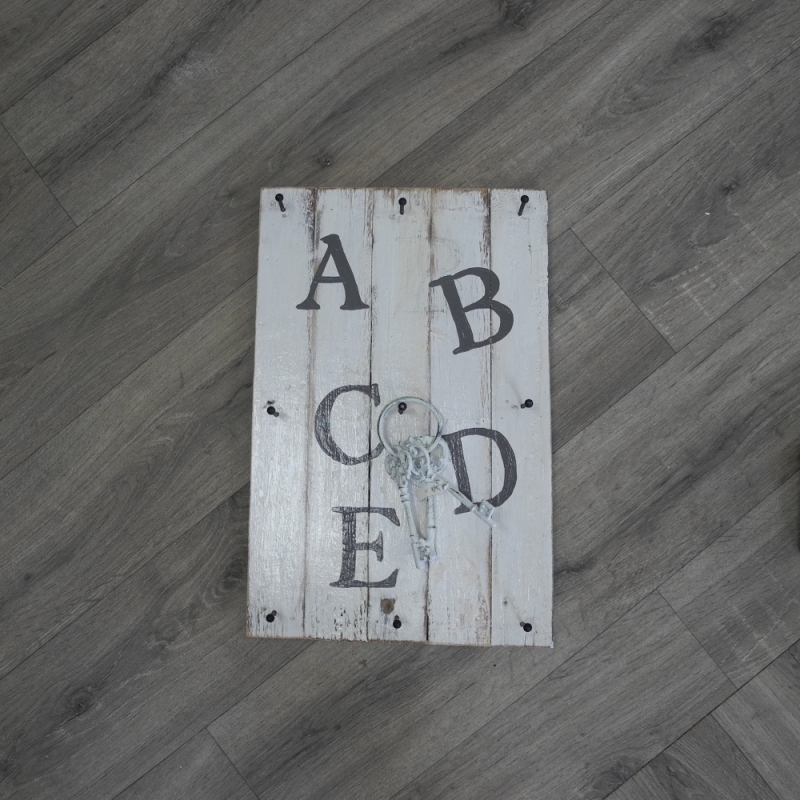 Drevený vešiak na kľúče 45x30cm