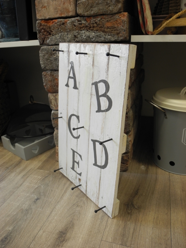 Drevený vešiak na kľúče 45x30cm