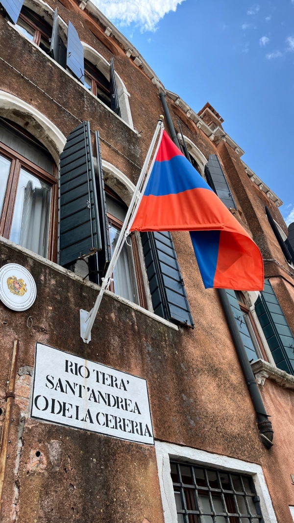 Držiak na vlajku liatinový