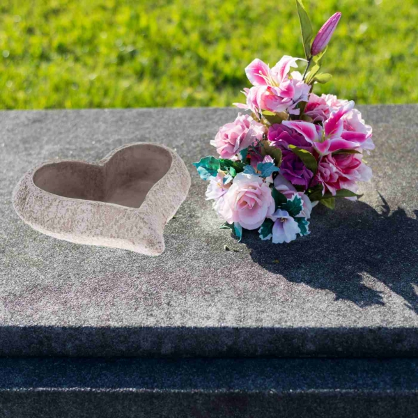 Dušičková dekorácia na hrob srdca 17,5 x 16 x 5cm